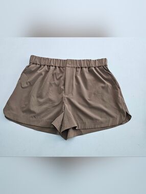 Varley Nila Mid Rise Shorts 3.5"